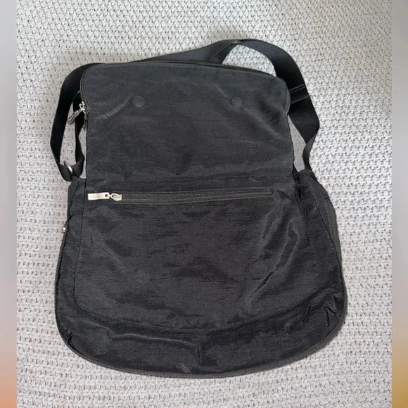 Baggallini 3 Compartment Foldover Black Crossbody Bag - Picture 5 of 10